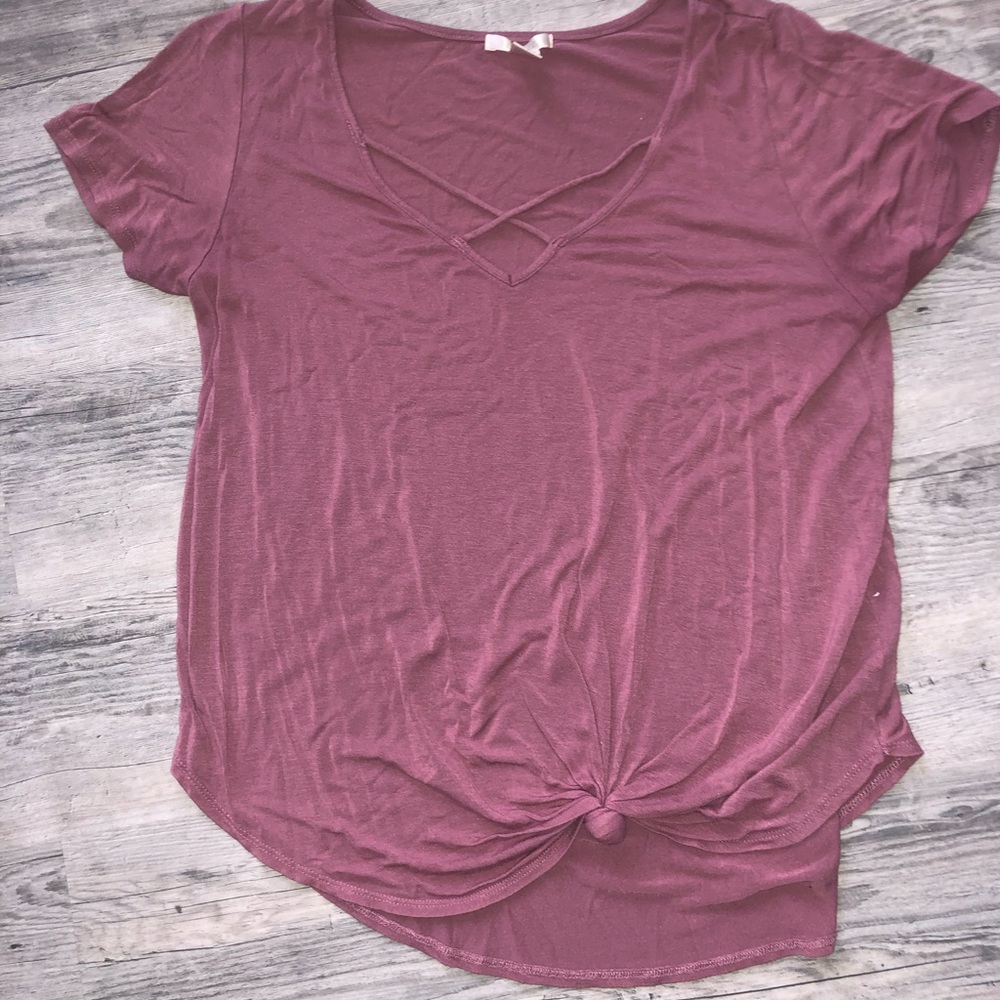 L/G shirt.